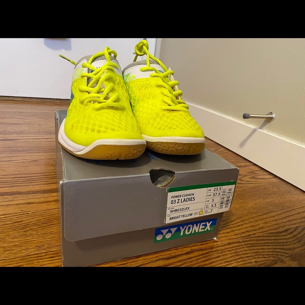 Women badminton/court shoes Power Cushion 03 Z